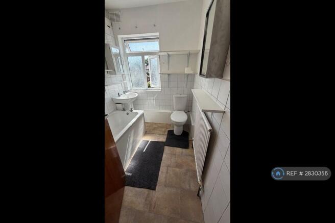 3 bed Terraced to rent Image 11