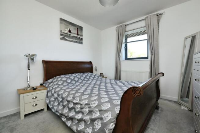 2 bed Flat for sale Image 8