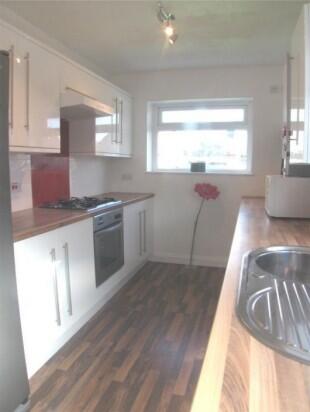 FITTED KITCHEN