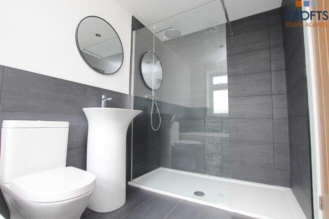 En-suite bedroom 1