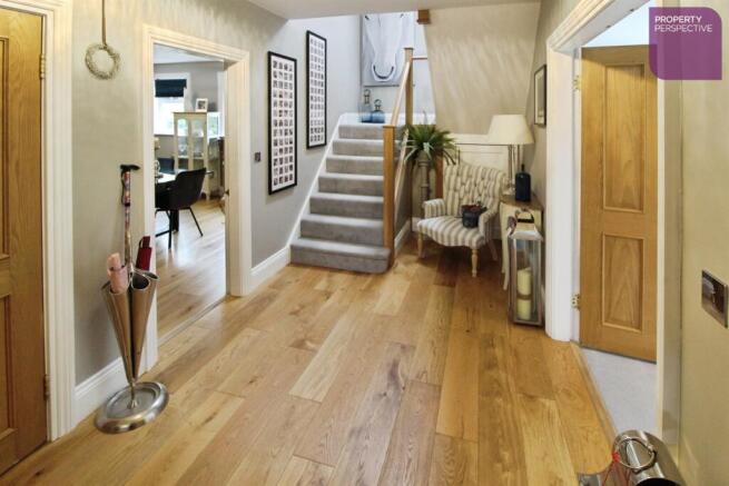 2 bed Link Detached House for sale Image 9