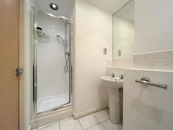 Bedroom 1 En Suite Aspect 2