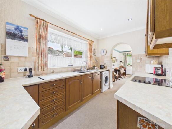Kitchen: