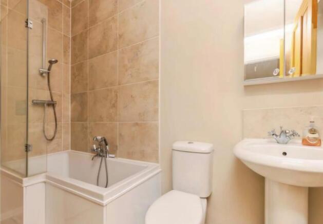 2 bed Terraced for sale Image 8