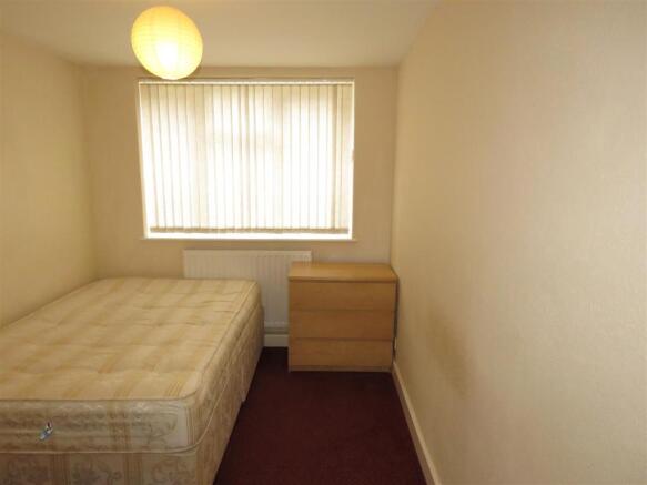 Hunter House Rd 176 bedroom.JPG