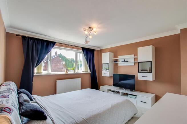 3 bed Terraced for sale Image 6