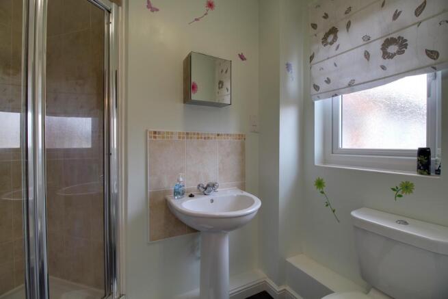 Ensuite to Bed 1