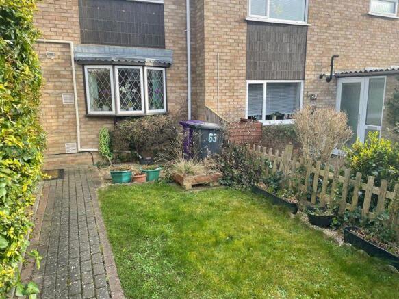 FRONT GARDEN