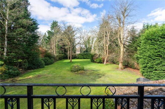 Albury Road, Hersham, Walton-on-Thames, Surrey, KT12 photo 4