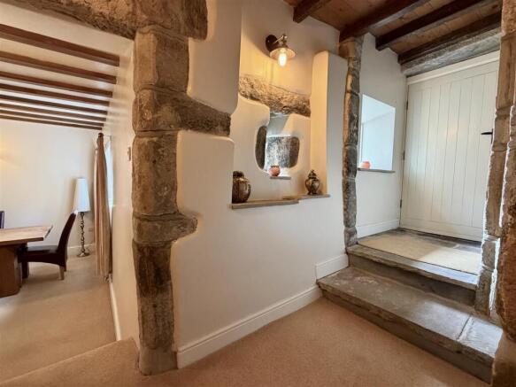 4 bed Semi-Detached for sale Image 11