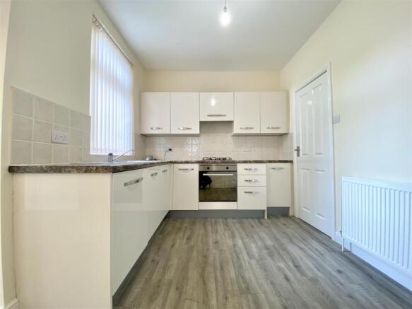 3 bed Semi-Detached for sale Image 7