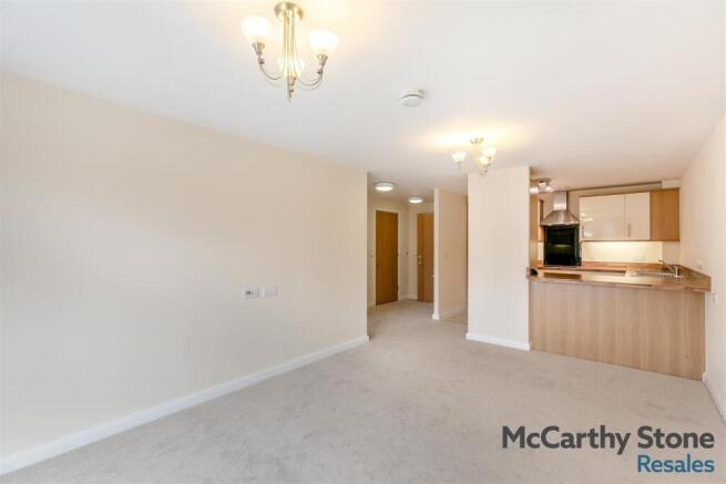 1 bed Flat for sale Image 6