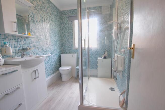 SHOWER ROOM