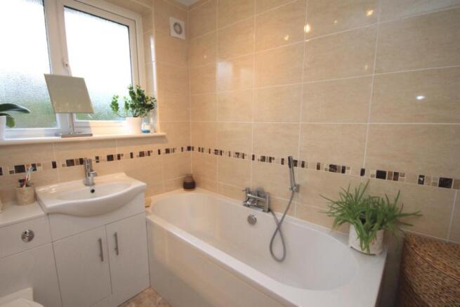 BATHROOM/W.C.