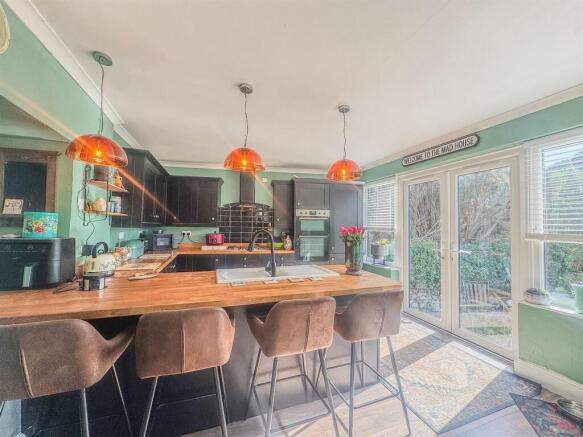 Kitchen / Breakfast Room