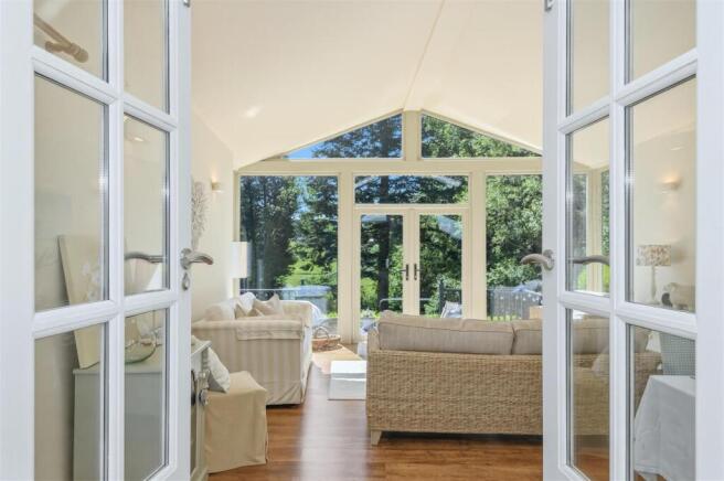 4 bed Detached for sale Image 9