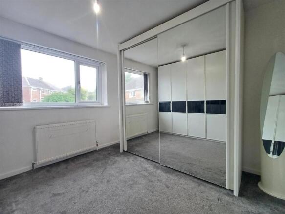 3 bed Semi-Detached to rent Image 10