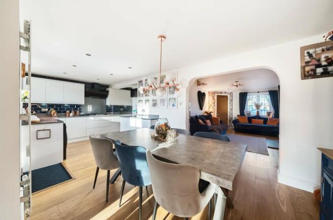 Kitchen/Dining Area