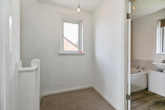 3 bed Semi-Detached for sale Image 10
