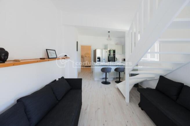 Sitting room to kitchen