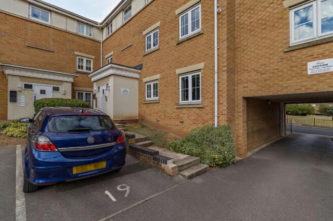 2 bed Flat for sale Image 11