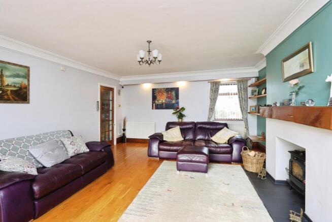 4 bed Detached for sale Image 6