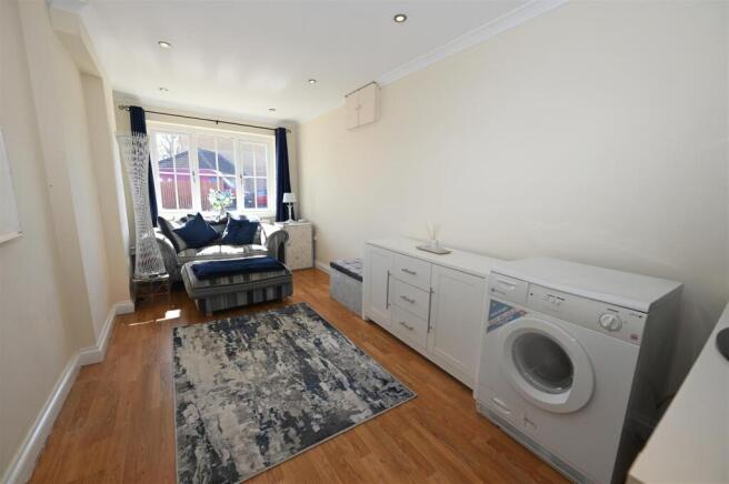 4 bed Detached for sale Image 11