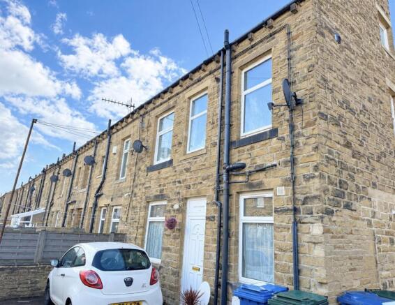 1-bed flat on Ash Street, Cross Hills, £104,950
