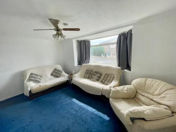 Lounge 1.jpg