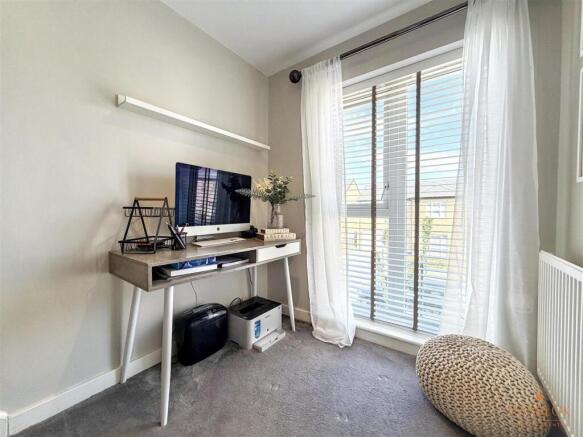 3 bed Semi-Detached for sale Image 12