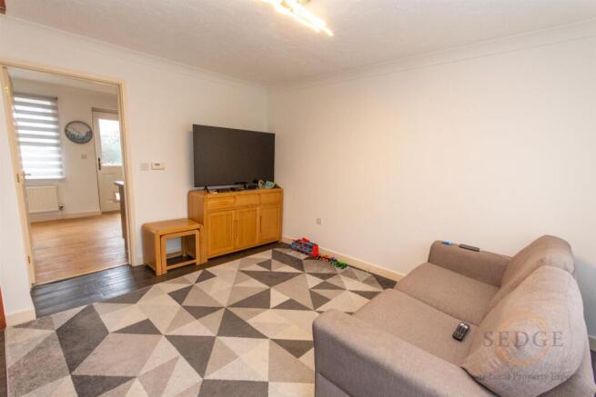 24 poppy close -11.jpg