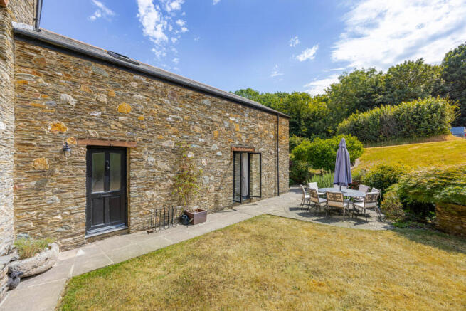 A02 - The Hayloft 3 Winslade Court Frogmore - 2607