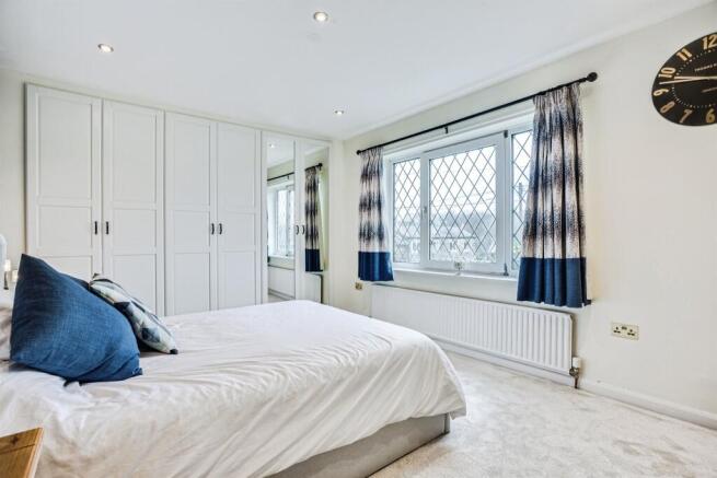 3 bed Semi-Detached for sale Image 12