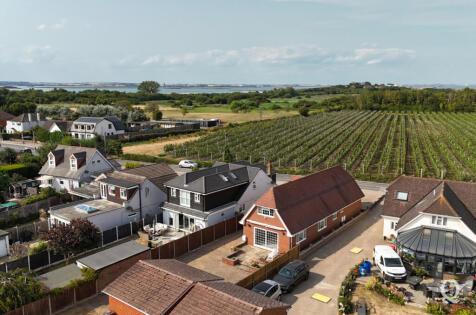Lower Rainham Road, Rainham, Gillingham, Kent, ME8