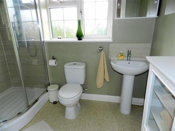 EN-SUITE SHOWER ROOM/WC measuring