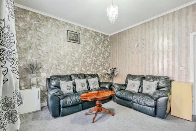 3 bed Terraced for sale Image 4