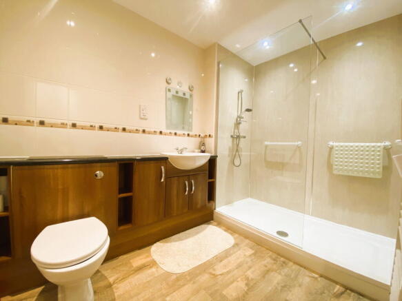 2 bed Apartment for sale Image 7