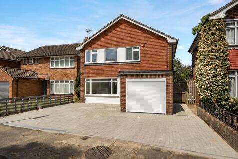 Lower Sunbury, Sunbury-on- Thames, TW16