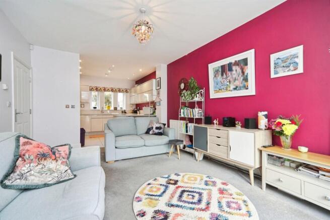 3 bed Terraced for sale Image 6