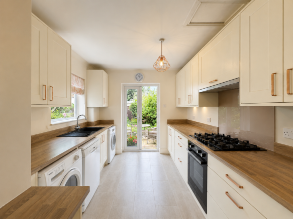 3 bed Semi-Detached for sale Image 5