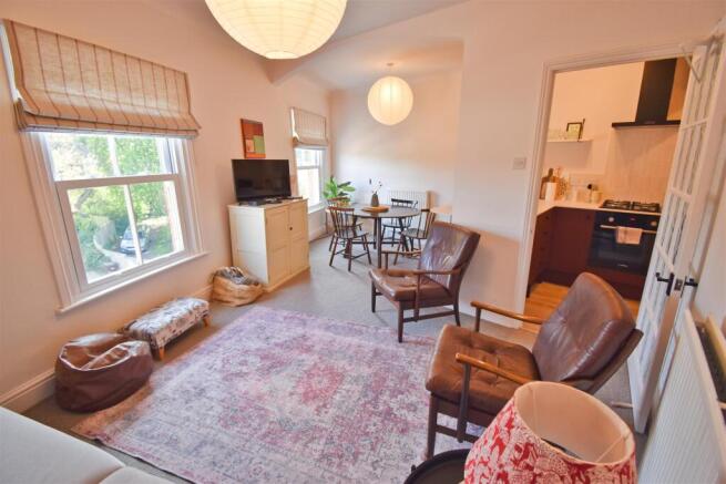 Lounge 1.1.jpg