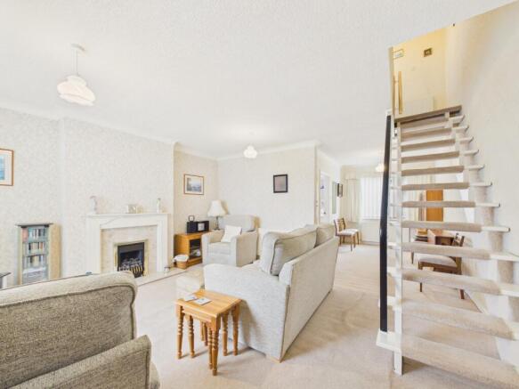 3 bed Semi-Detached for sale Image 4