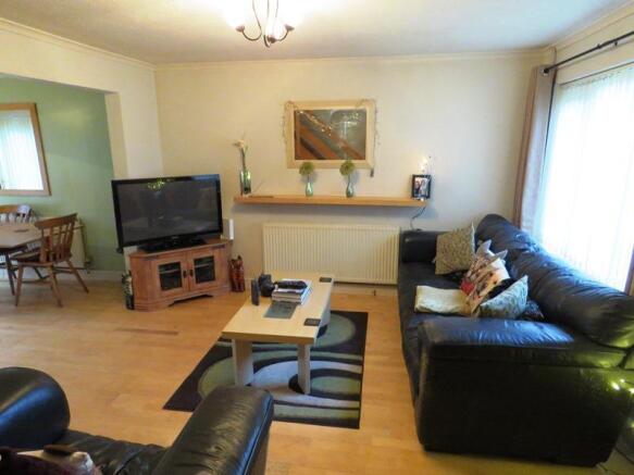 lounge 1.JPG