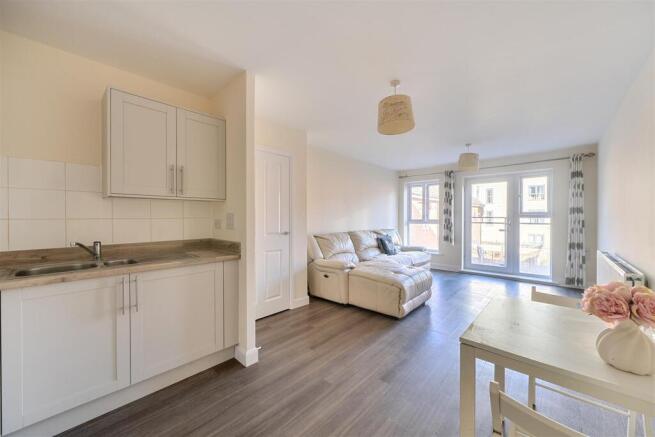Living / dining area