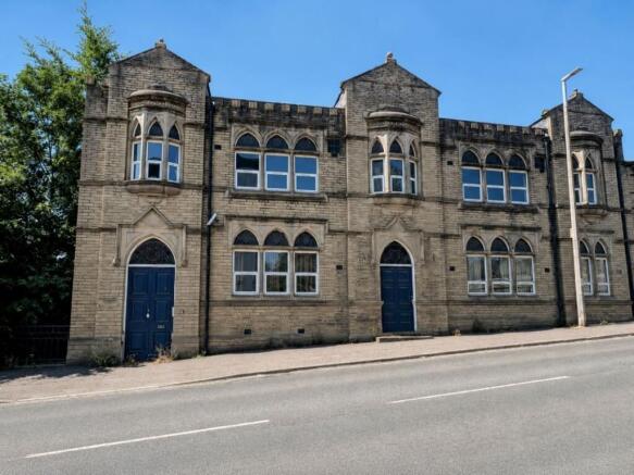Detached for sale in brighouse