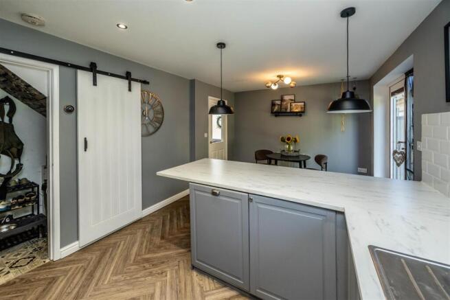 3 bed Detached for sale Image 8