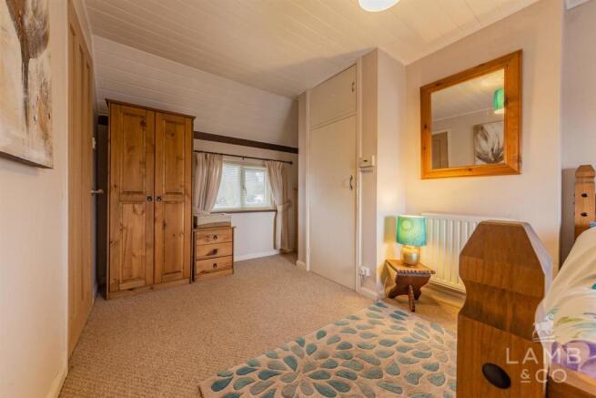 Frinton-Road-Frinton-on-Sea-semi-detached-house-IM