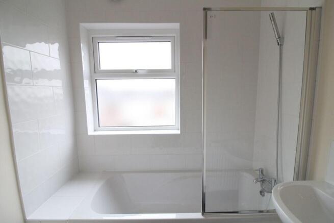 2 bed Terraced to rent Image 7