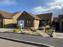 8, Maple Drive, Crewkerne TA18 7DA