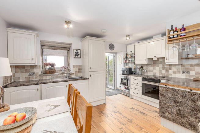2 bed Cottage for sale Image 4